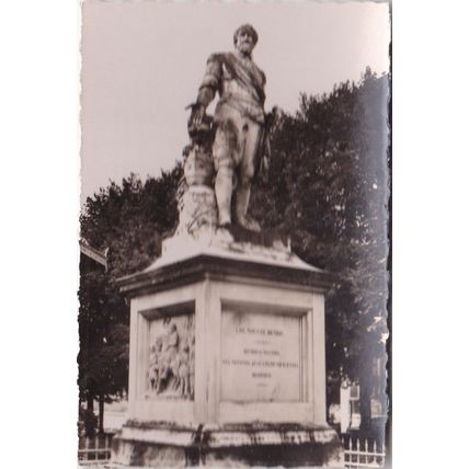 Pau Chateau statue Henry IV France Picture card 8.5 x 6cm VGC