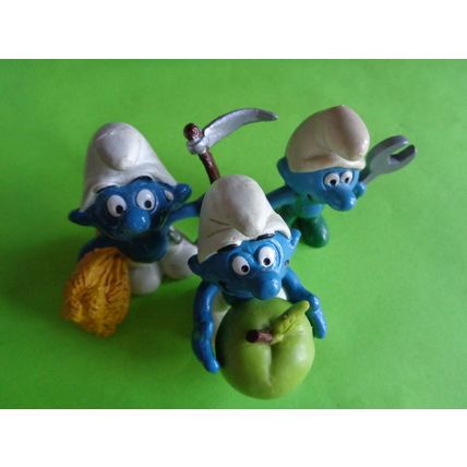 Job lot of 10 smurfs banjo cowgirl smurfette apple lion tamer set1