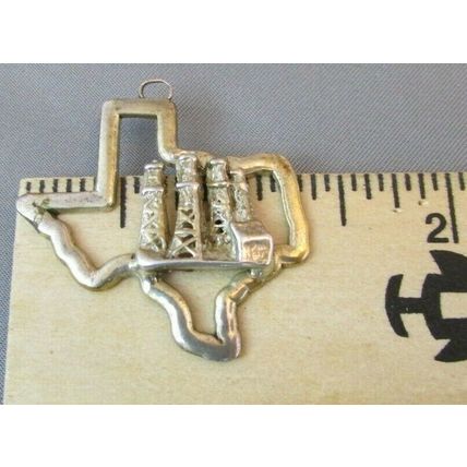 VINTAGE TEXAS SHAPED "WOOD OIL WELLS" STERLING SILVER CHARM PENDANT