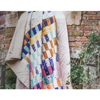 Big Stitch Quilting: A practical guide to sewing and hand quilting 20 projects