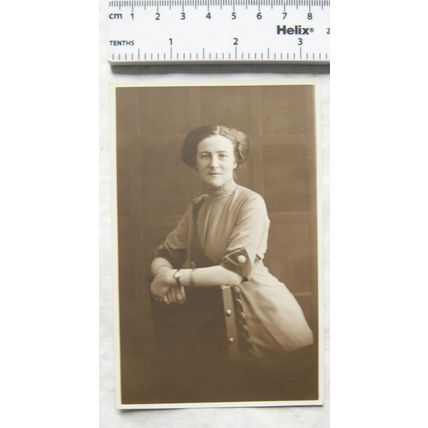 Original photo Van Ralty Studios - lady