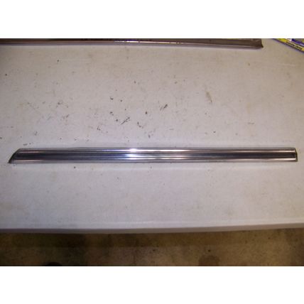 1968 CHRYSLER IMPERIAL RIGHT FRONT FENDER TRIM OEM LOWER