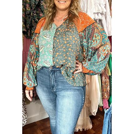 Green Floral Patchwork Lantern Sleeve Buttoned V Neck Plus Size Blouse