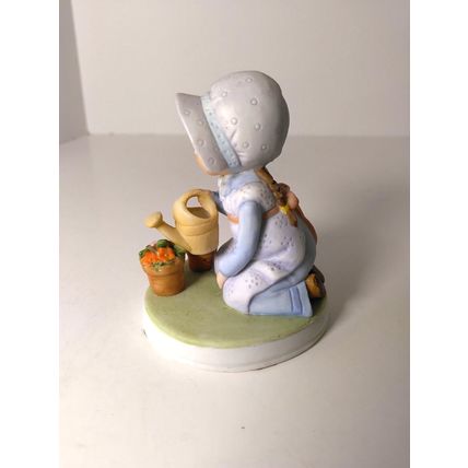 Holly Hobbie Adorable Simple Pleasures Figurine Precious Moments Series III VTG