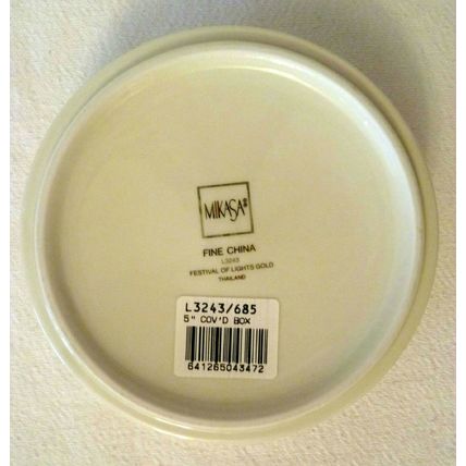 MIKASA MENORAH FESTIVAL OF LIGHTS HANUKAH CHINA & GOLD ROUND TRINKET BOX NOS