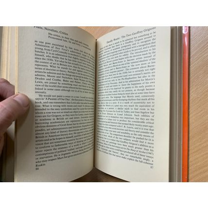 1981 JULIAN SYMONS 1ST EDITION "CRITICAL OBSERVATIONS" HARDBACK BOOK (P3)