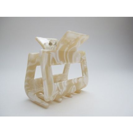 Medium/large shimmering marbled vanilla blonde white hair claw clip