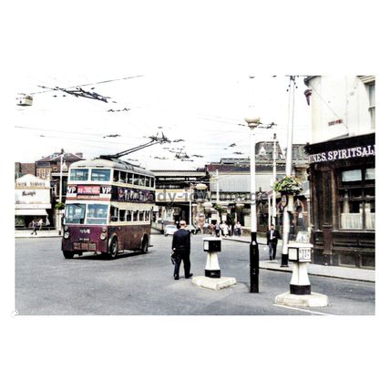 ptc7838 - Hants - PCT Trolleybus No.203 by Portsmouth Rail Stn. c1960 print 6x4