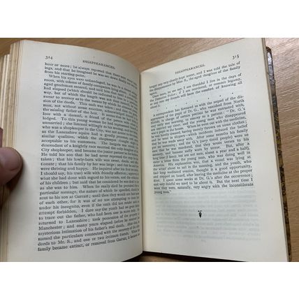 1890 MRS GASKELL "CRANFORD" FICTION ANTIQUE HARDBACK BOOK (P3)