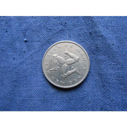 1975 ISLE OF MAN TEN NEW PENCE COIN. ( Legs With Spurs )