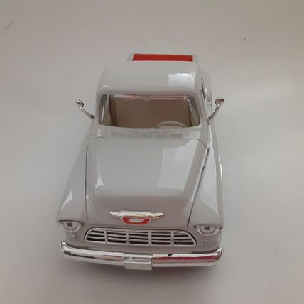 1955 Chevy Stepside Truck 1/24 Scale Motormax Moving Parts White Chevrolet READ