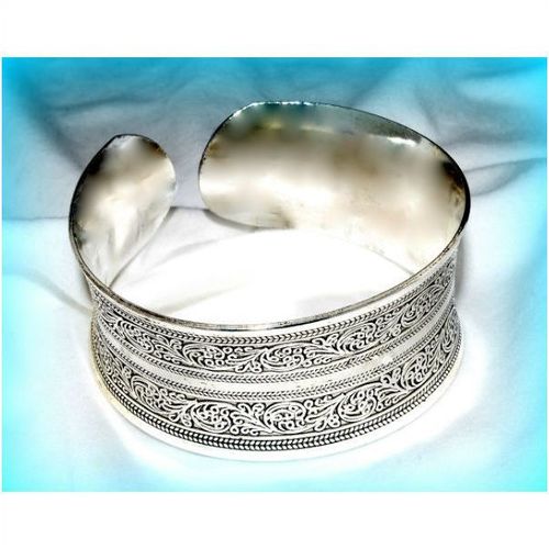 Tibetan Silver Hill Tribe Carved Relief Bracelet Bangle Jewellery 661