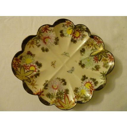 PAIR of TWO 2 HAND PAINTED FLOWER SHAPED JAPANESE PORCELAIN DISHES CIRCA 1905