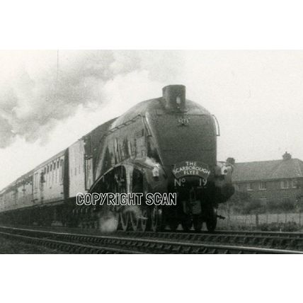 19 A4 'BITTERN' with THE SCARBOROUGH FLYER (2)