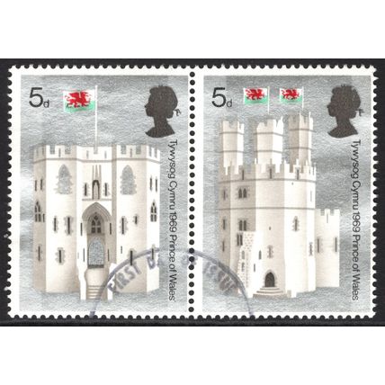 GREAT BRITAIN 1969: INVESTITURE OF THE PRINCE OF WALES - 5d USED PAIR (G10)
