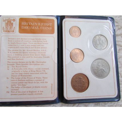 1968-1971 QUEEN ELIZABETH II BRITAINS FIRST DECIMAL COINS -( 2)