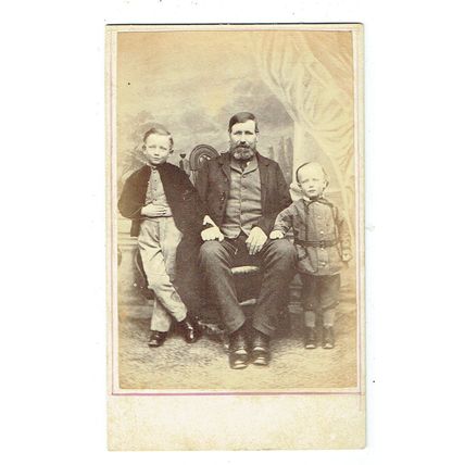 Victorian cdv photo man & two boys unstated photographer