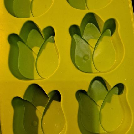 Lot 2 Silicone PINEAPPLE & TULIPS ICE CUBE TRAYS Candy Molds Chocolate Wax