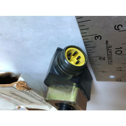 NEW NAMCO EE210-33380 PROXIMITY SWITCH 10-30VDC 3000PSI MAX 1.750 PROBE,SE