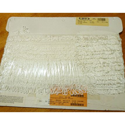 Looped Fringe Trim 2.5cm white 25 metres BT Conso Company
