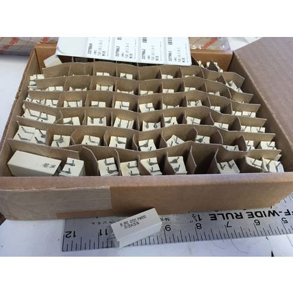 Lot 77 Siemens IRC Switch PWR103301J,PWR-10-3.3K-5 N IRC 0721 PWR10 3.3K5%,BM,AV