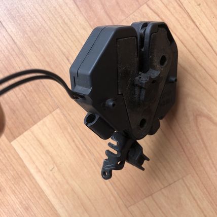 Genuine Volvo Lock 9152933 9483764 Latch Left W/ Alarm Option C70 S70 V70 R XC70