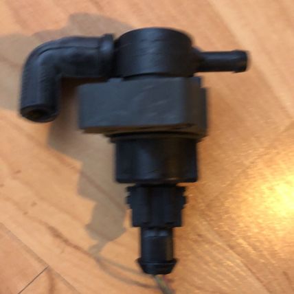 Mercedes W211 W220 W203 W209 Vapor Emission Purge Valve 0004701593 + Pigtail