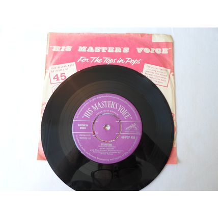 7" 1958. ALMA COGAN . SUGARTIME 45.-POP 450, GETTIN READY FOR FREDDY. NEAR MINT