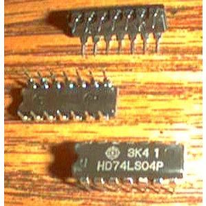 Lot of 25: Hitachi HD74LS04P