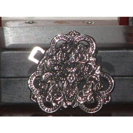 Pre-Owned Women’s Fancy Pattern Belt Buckle