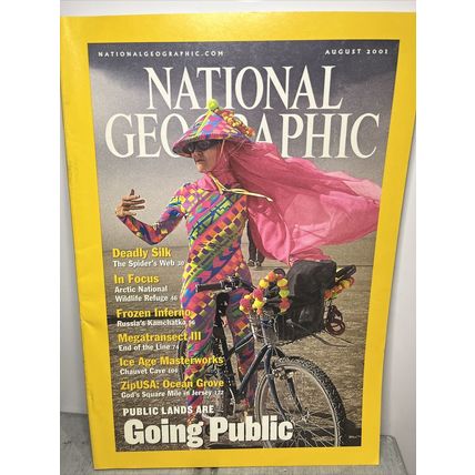 National Geographic Magazine August 2001 Going Public - Vintage Collectable