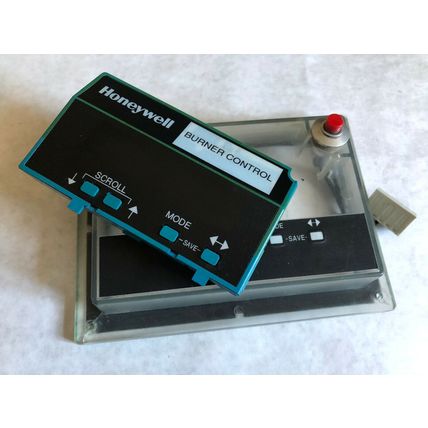 honeywell S7800 A 1001 BURNER KEYBOARD DISPLAY MODULE english (holder damaged)TL