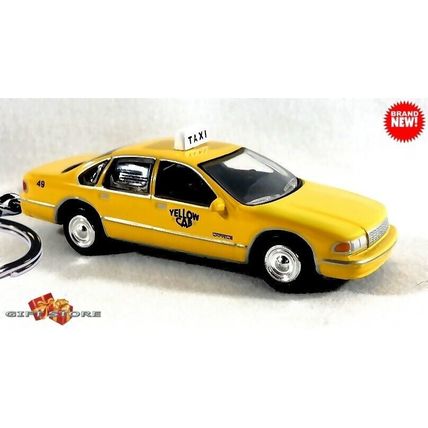 RARE KEYCHAIN TAXI CAB YELLOW CHEVY CAPRICE NEW YORK SOUVENIR GREAT GIFT