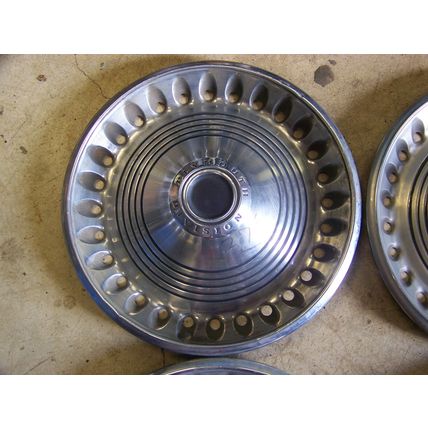 1973 74 PLYMOUTH SATELLITE SEBRING HUBCAPS WHEEL COVERS 14" (4)
