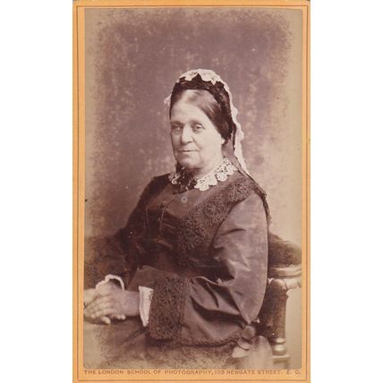 VICT. CDV PHOTO -SEATED LADY. HEAD COVERING BY LONDON SCHOOL OF PHOTOGRAPHY