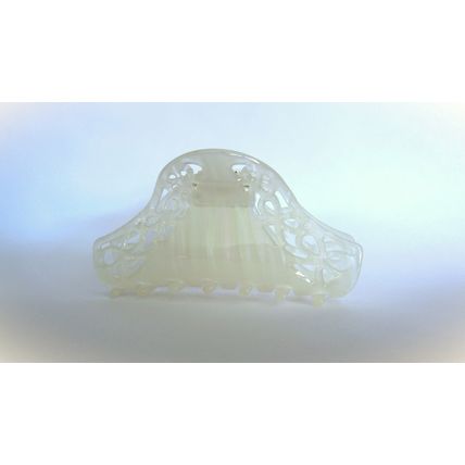 Pearly white iridescent cut out filiglree hair claw clip