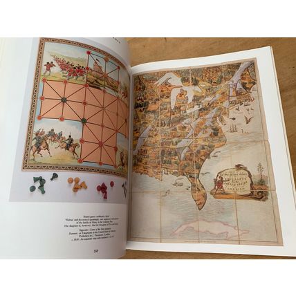 1995 "THE TREASURES OF CHILDHOOD" ILLUSTRATED LARGE HEAVY PAPERBACK BOOK (XX)