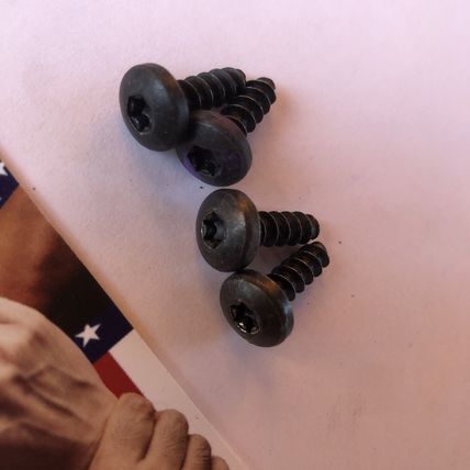 Volvo 6 Point Socket Screw 986087 Quantity 4 PF 5x16