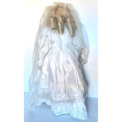 LEONARDO PORCELAIN BRIDE DOLL - SILKY SATIN DRESS + VEIL - 41 cm tall VERY GOOD