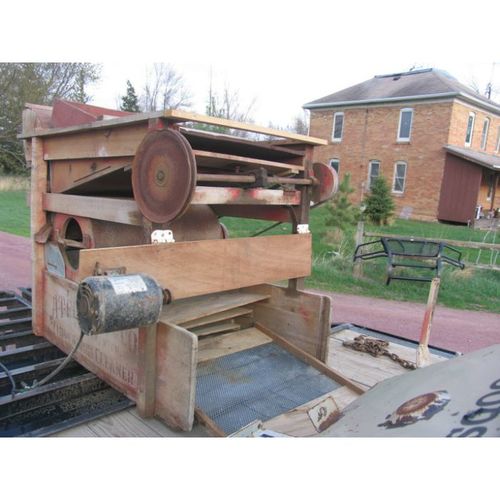A. T. Ferrell & Co. / Clipper grain cleaner Mill