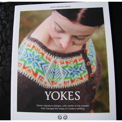 Kate Davies - Yokes, 11 signature designs with stories of the sweater