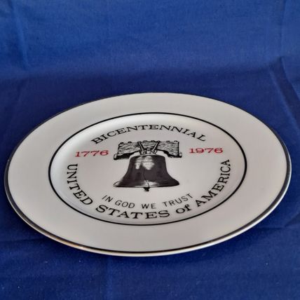 BICENTENNIAL Collectors PLATE 1776-1976 Liberty Bell In God We Trust USA Gold Tr