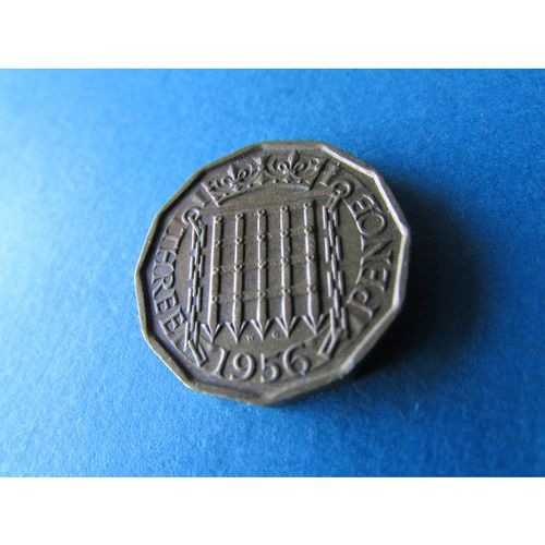 1956 QUEEN ELIZABETH II BRASS THREEPENCE - COIN - 4 FREE POST. AB