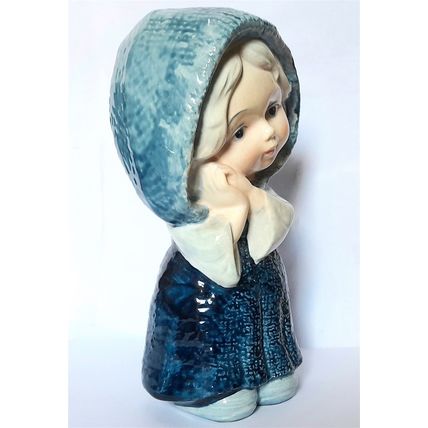 CERAMIC FIGURINE - SUSIE SLEEPY HEAD in BLUES and PINK - 17 x 9 cm - 200 grams