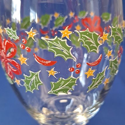 Lot 4 LIBBEY Christmas HOLLY BERRY Glass Ice Tea GOBLETS Stemmed Wine Bow Ribbon