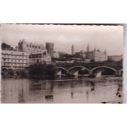Pau Le Gave France Picture card 8.5 x 6cm VGC
