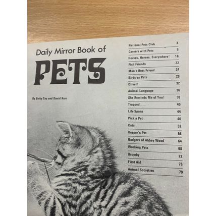 1970 "DAILY MIRROR BOOK OF PETS" ILLUSTRATED ANNUAL HARDBACK BOOK (P3) AB