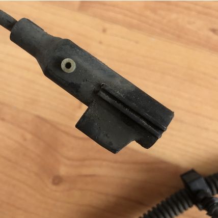 OEM Land Rover LR001056 LR2 Right Front Wheel ABS Sensor + Bracket LR001062