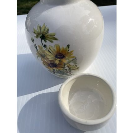 VTG HOLLY HOBBIE PORCELAIN BASKET W/ WIRE HANDLE & CERAMIC JAR W/LID -SUNFLOWERS
