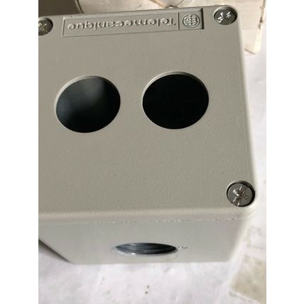 NEW XAPG19802 TELEMECANIQUE XAP-G,XAP-G19802 (PUSH BOTTON ENCLOSURE ONLY)Bi